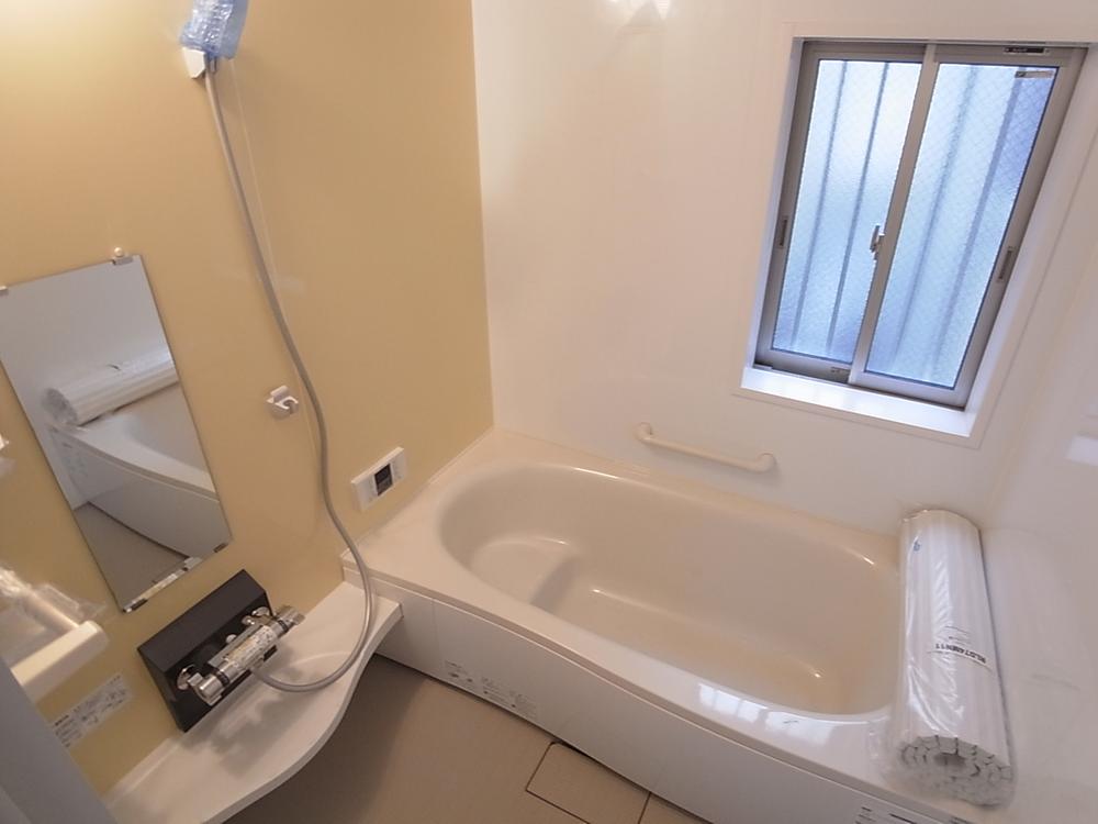 Other Equipment. Building 2 system bus accent panel of the "parallel yellow" 1 ・ Building 3 is, Different is the color, respectively