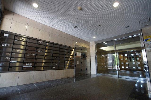 Entrance. Common areas