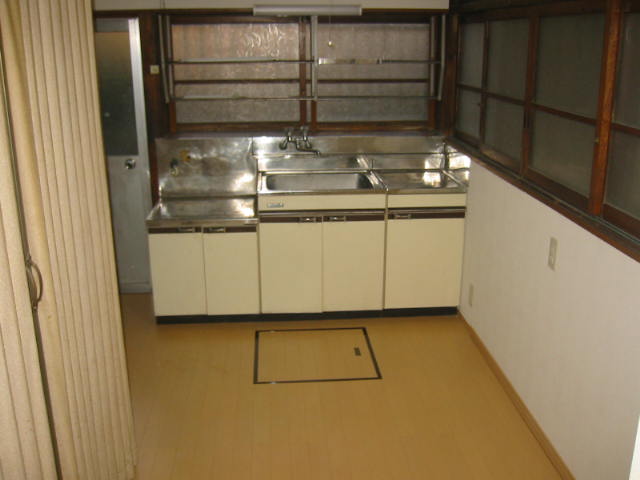 Kitchen. Underfloor storage with kitchen