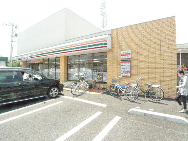 Convenience store. 166m to Seven-Eleven (convenience store)