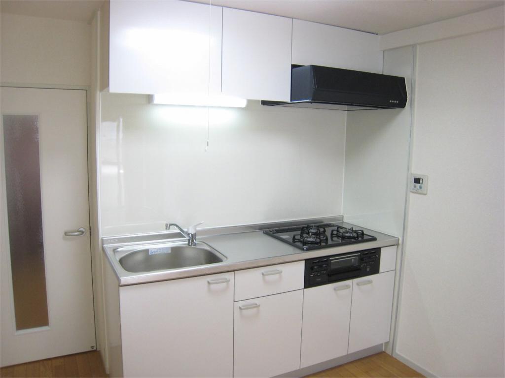 Kitchen. Heisei system kitchen of 24-year exchange (3-burner stove)