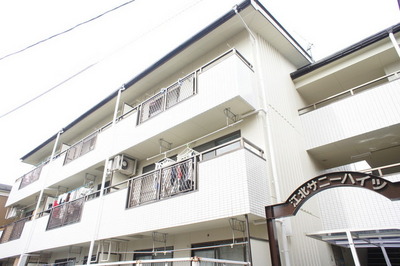 Building appearance. Toneri liner "Takano Station" an 8-minute walk