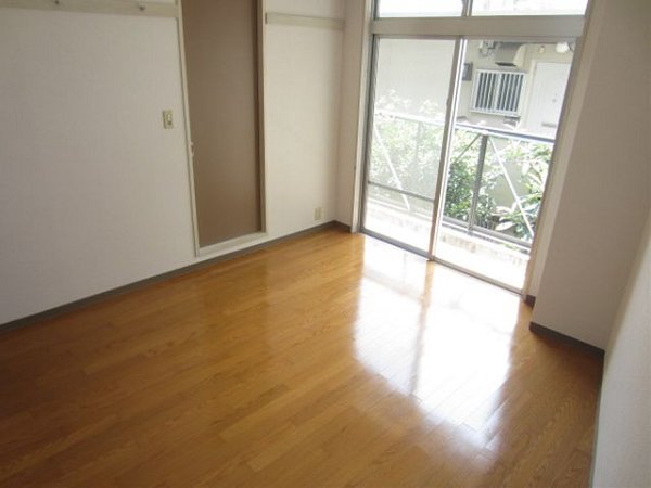 Other room space. Flooring