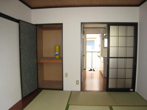 Other room space. Image