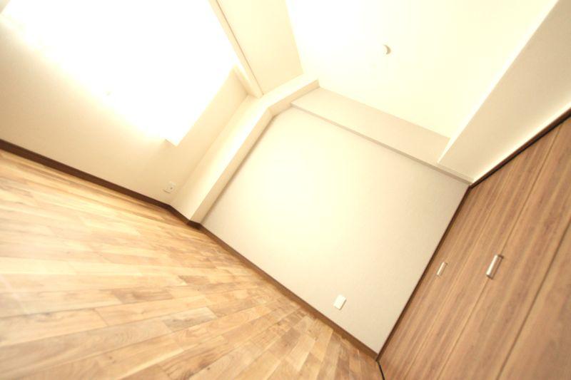 Non-living room. Bright living room