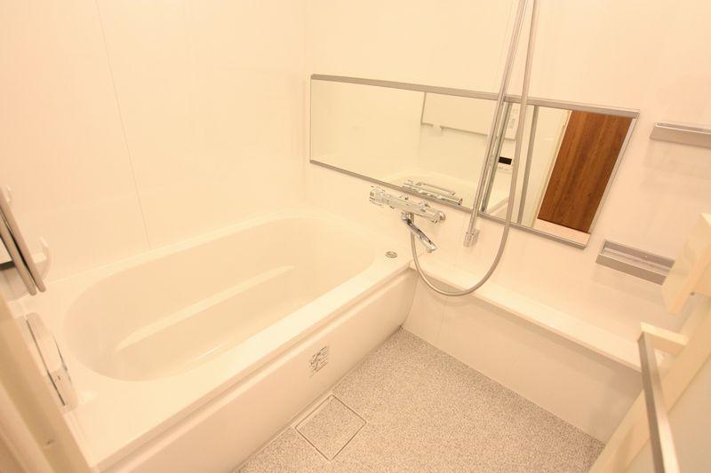 Bathroom. With bathroom dryer Otobasu