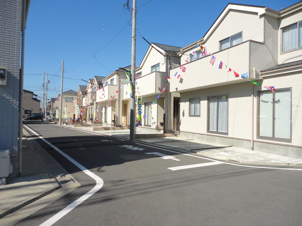 Local photos, including front road. South road