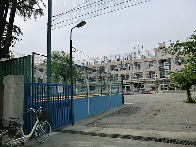 Primary school. 220m to Adachi elementary school