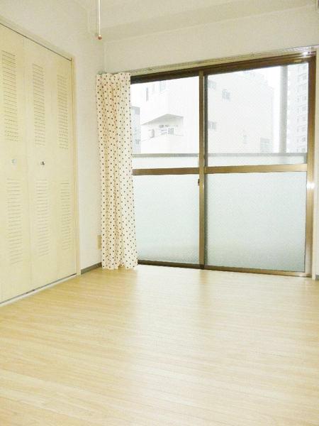 Non-living room. Western-style (about 5.0 tatami mats)