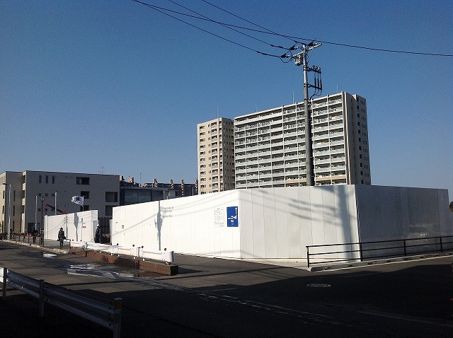 Shopping centre. Large shopping center construction site until the (shopping center) 1400m