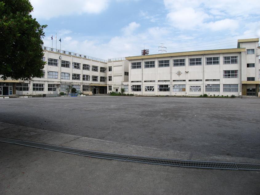 Primary school. 530m to Adachi Ward Uwanumata elementary school (elementary school)