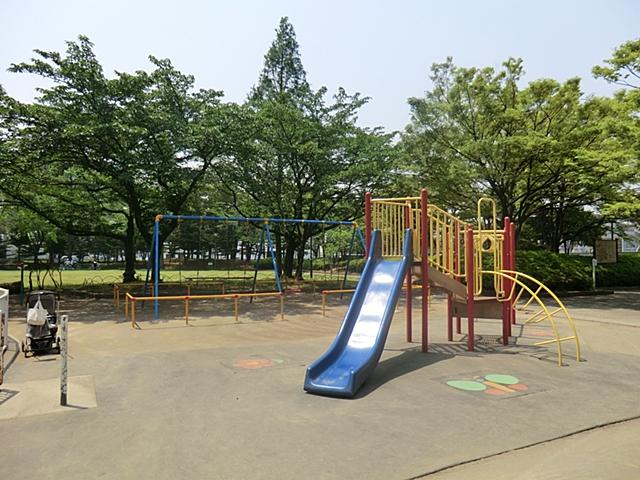 park. 875m until Oyata park