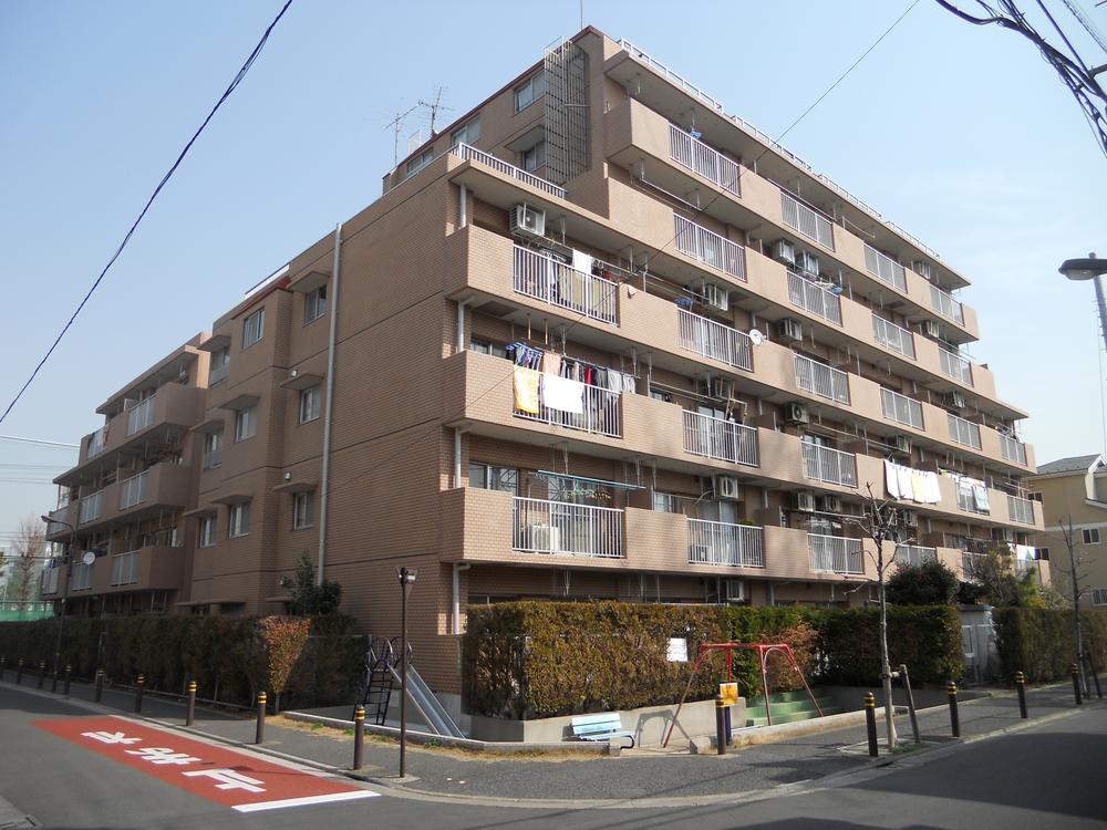 Local appearance photo. Mansion appearance