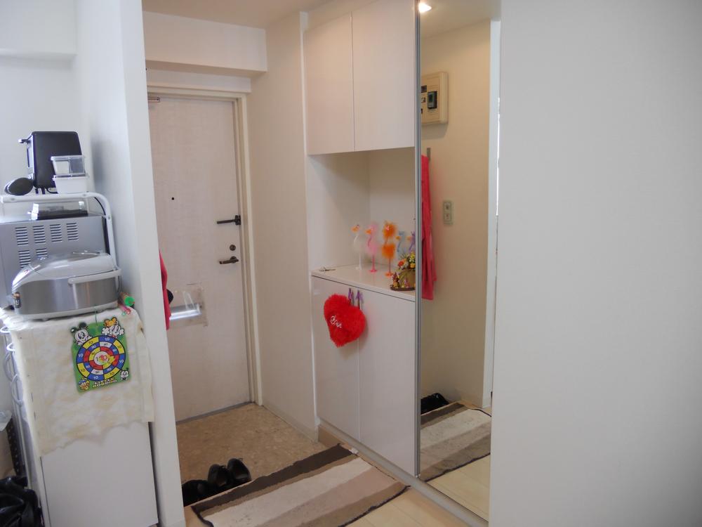 Entrance. Entrance( ※ Furniture in me, Furniture etc. are not included in the sale price)