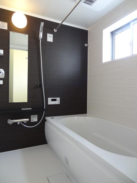 Bathroom. Spacious 1 pyeong type of bath Convenient bathroom dry with