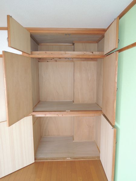 Other room space. Easy-to-use storage