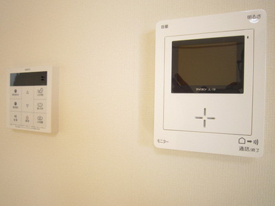 Security. Monitor with intercom, Add 焚給 hot water conditioning