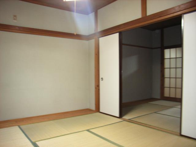 Living and room. Japanese-style room (1)