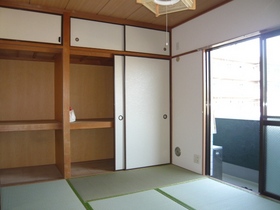 Living and room. There is also a Japanese-style room storage