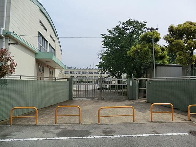 Primary school. Takenotsuka until elementary school 220m