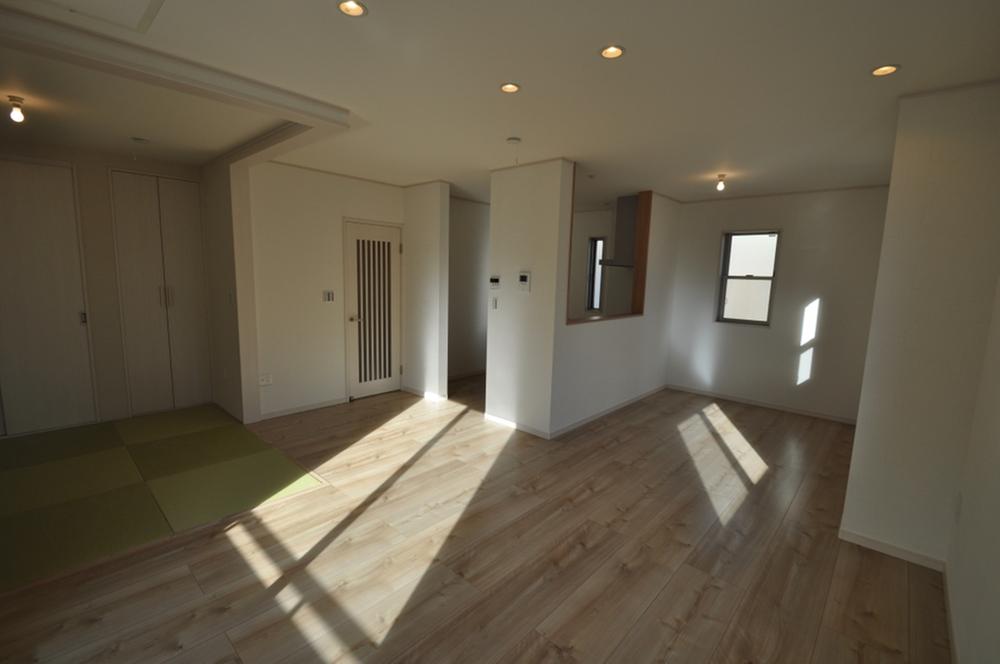 Living. Indoor (12 May 2013) Shooting Since the tatami corner and Tsuzukiai, About it spreads 21 Pledge open space of.