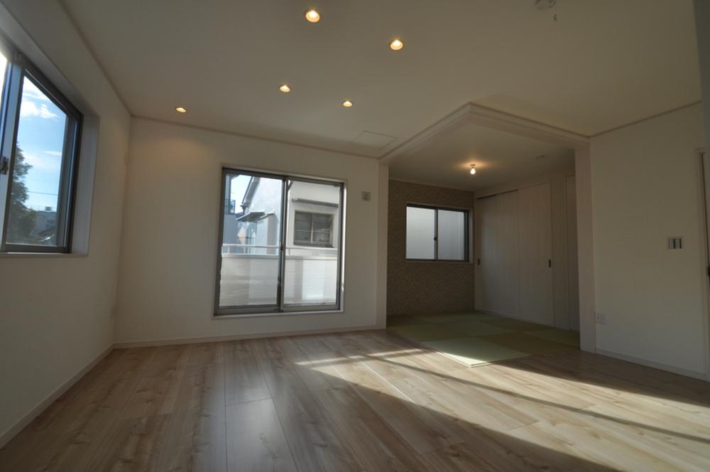 Living. Indoor (12 May 2013) Shooting Can because technostructure method, This is liberating space.