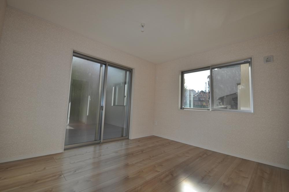 Non-living room. Indoor (12 May 2013) Shooting