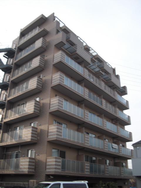 Local appearance photo. Mansion appearance