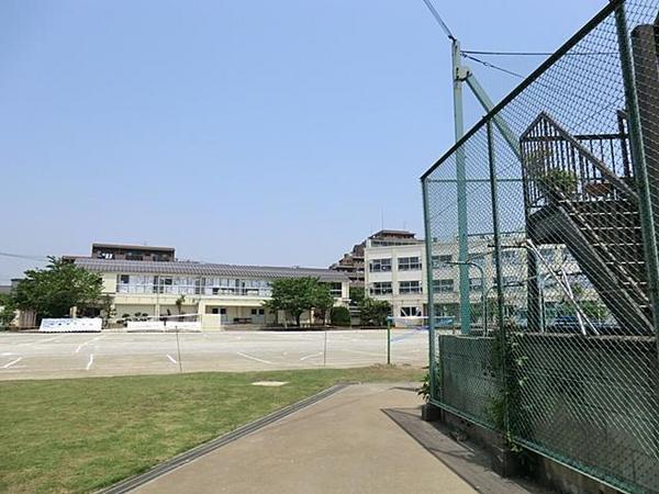 Primary school. 335m to Adachi-ku, Tatsunaka Shimane elementary school