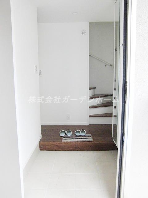 Entrance. Fathom ~ Welcomes the entrance have