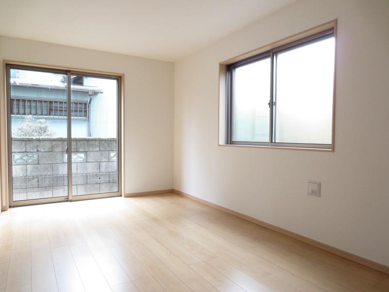 Non-living room. 1 Kaikyoshitsu