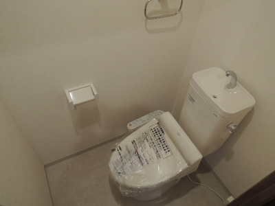 Toilet. Washlet is also new!