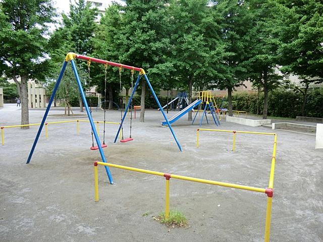 park. 100m until Umejima park