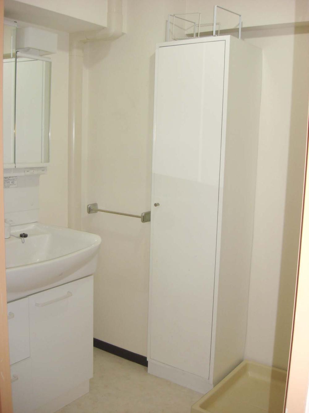 Wash basin, toilet. Indoor (March 2013) Shooting