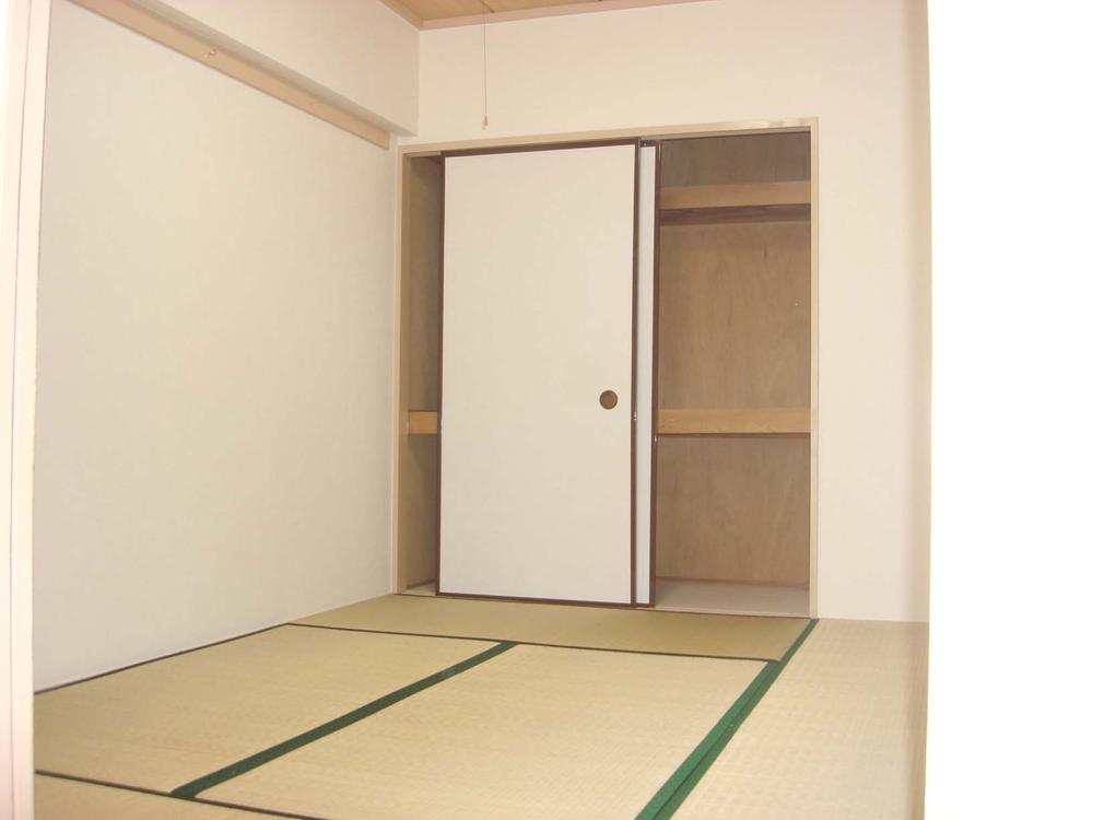 Non-living room. Indoor (March 2013) Japanese-style shooting