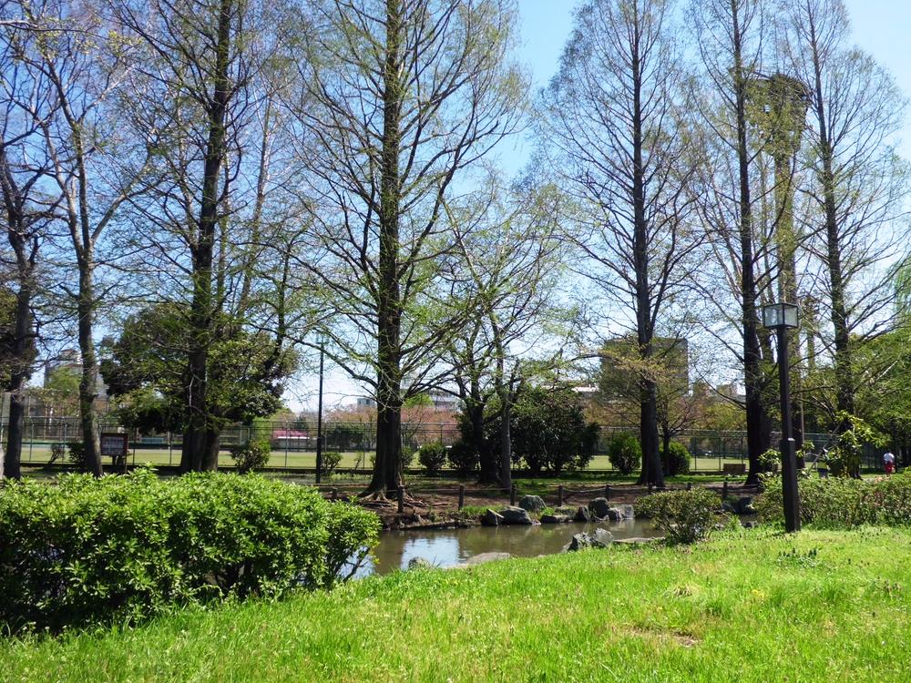 Other. A 4-minute walk ・ About 300m of Higashiayase park