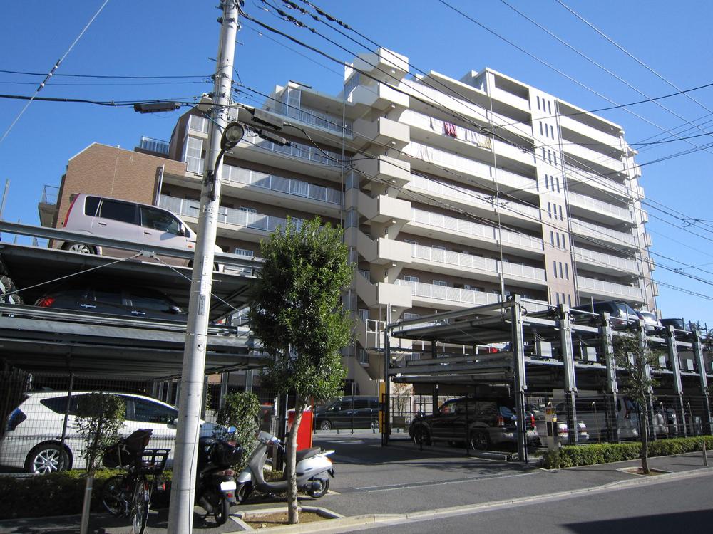 Local appearance photo. Local (11 May 2013) Shooting