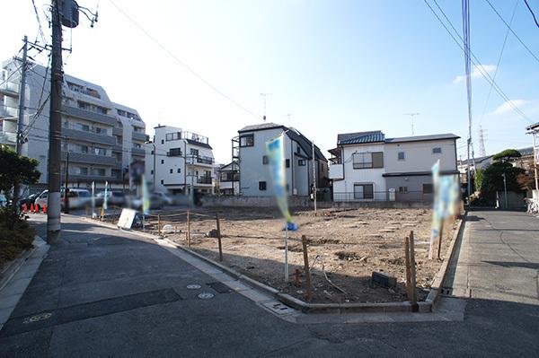 Local photos, including front road. Local (12 May 2013) Shooting