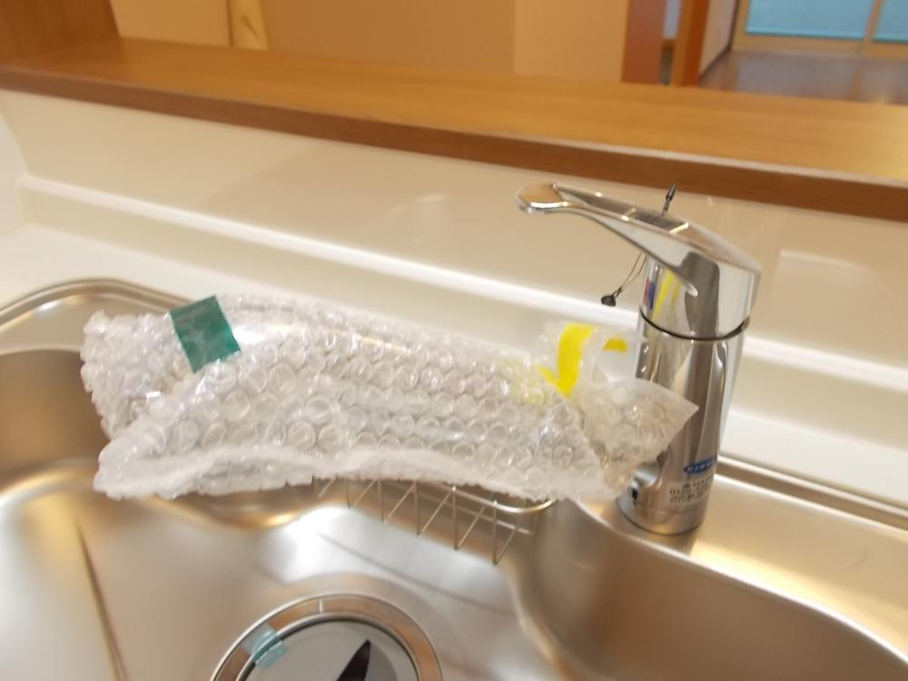 Kitchen. We will drink a beautiful water purifier built-in kitchen faucet at any time