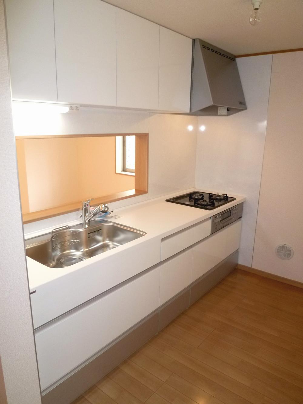 Same specifications photo (kitchen). Kitchen face-to-face kitchen can enjoy conversation while also seeing how the (construction cases) LD Of course, water purifier is also standard specification