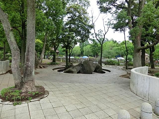 park. 1719m until Motofuchi Jiang park