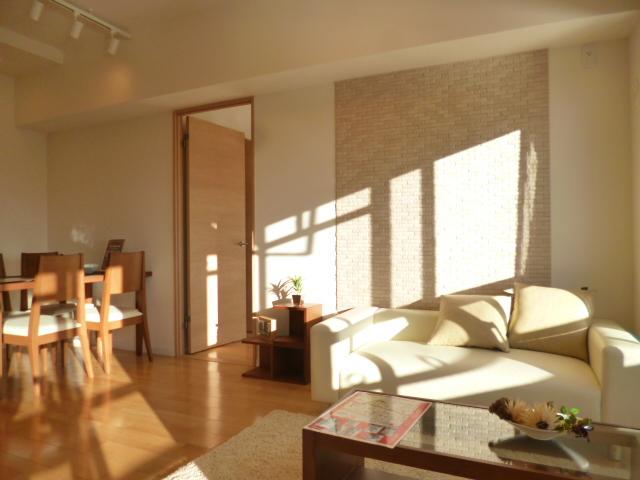 Living. Furnished sold in the already full renovation! Day ・ View is good! Certified renovation of specialized agencies!