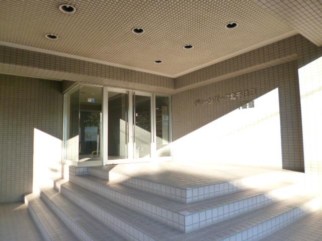 Entrance. Common areas