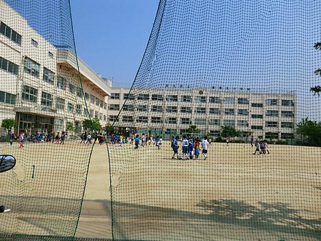 Primary school. 350m to Adachi Ward Kurihara North Elementary School