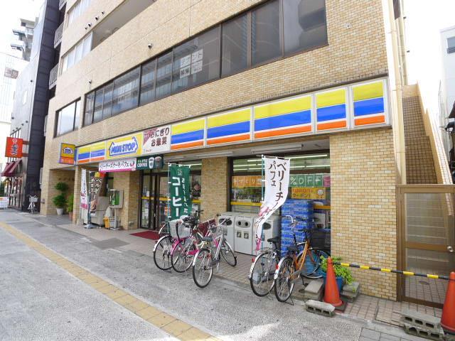 Convenience store. MINISTOP Senjunaka cho store (convenience store) to 286m