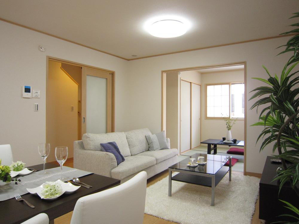 Living. E Building room (May 2013) Shooting