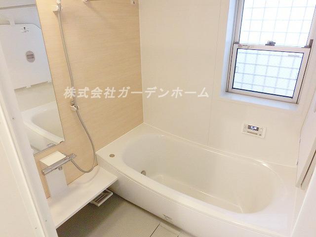 Bathroom. ■ Hitotsubo bus that can stretch even foot ■