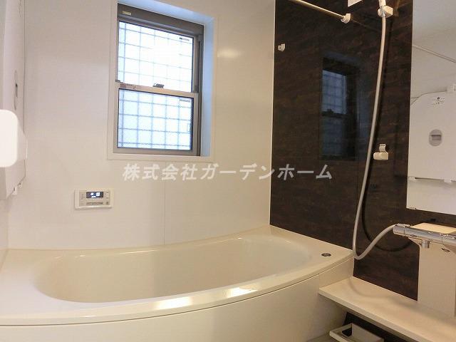 Bathroom. ■ Hitotsubo bus that can stretch even foot ■