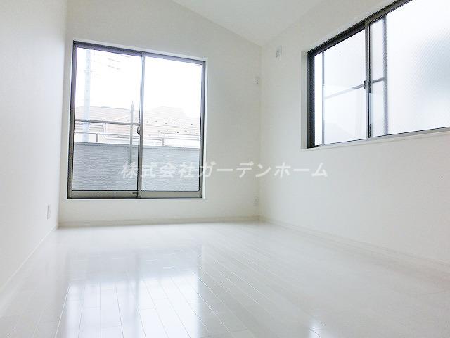 Non-living room. ■ Western-style bathed in gentle sunlight ■
