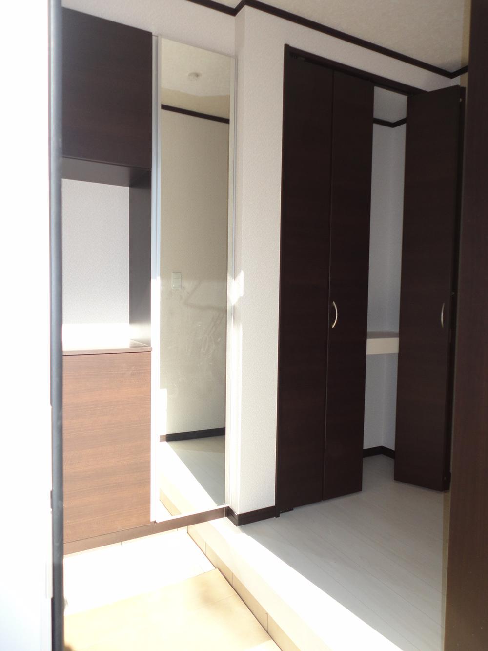 Entrance. 5 Building